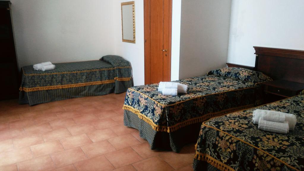 Istituto Antonacci Rooms Lecce Zewnętrze zdjęcie